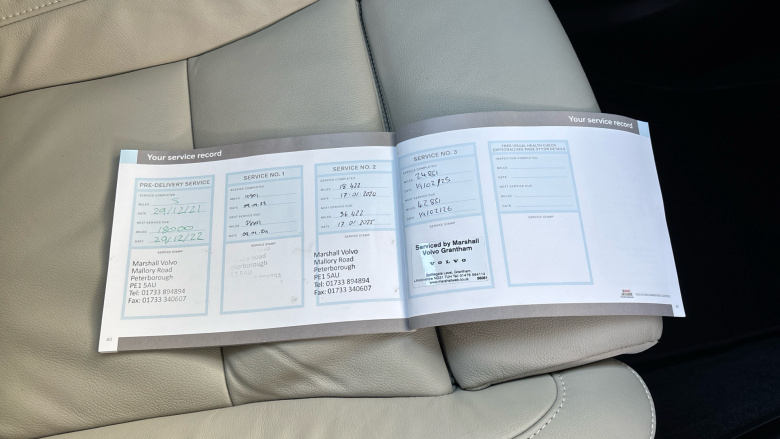 Volvo Xc40 2.0 B4P Inscription Pro 5dr Auto [7 speed] Petrol Estate